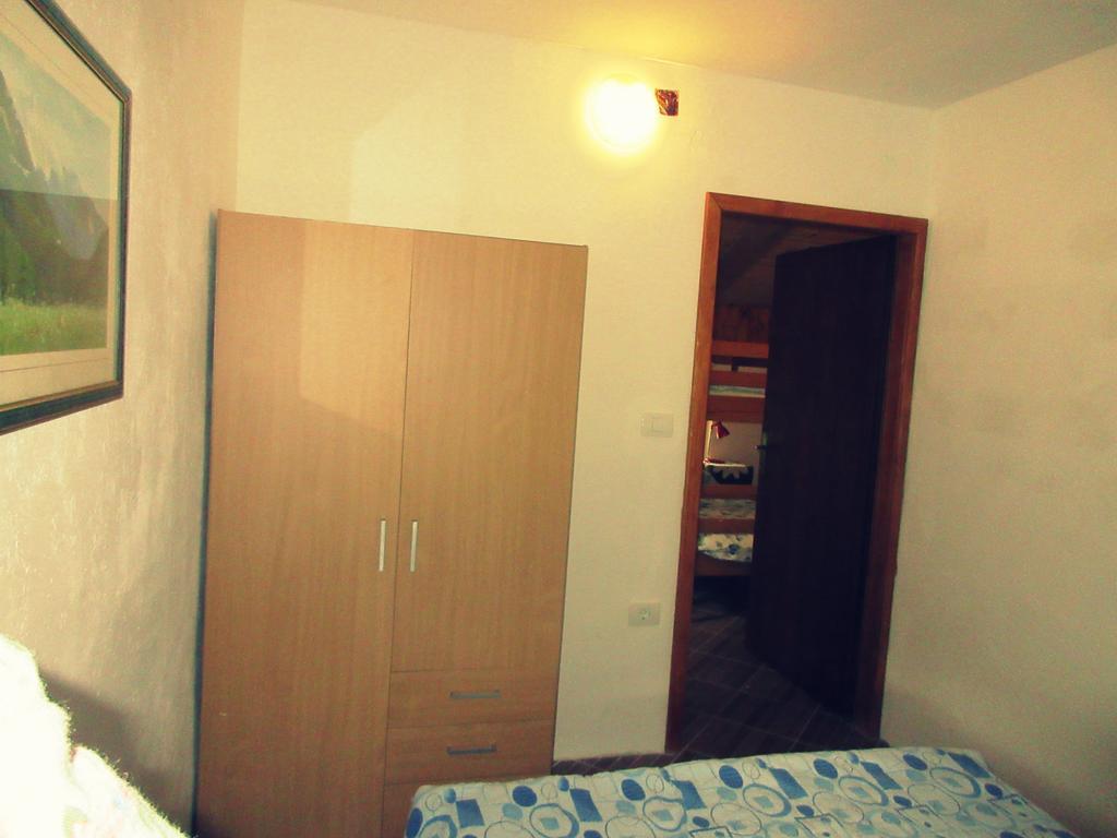 Kamp Rut Hostel Кобарид Екстериор снимка