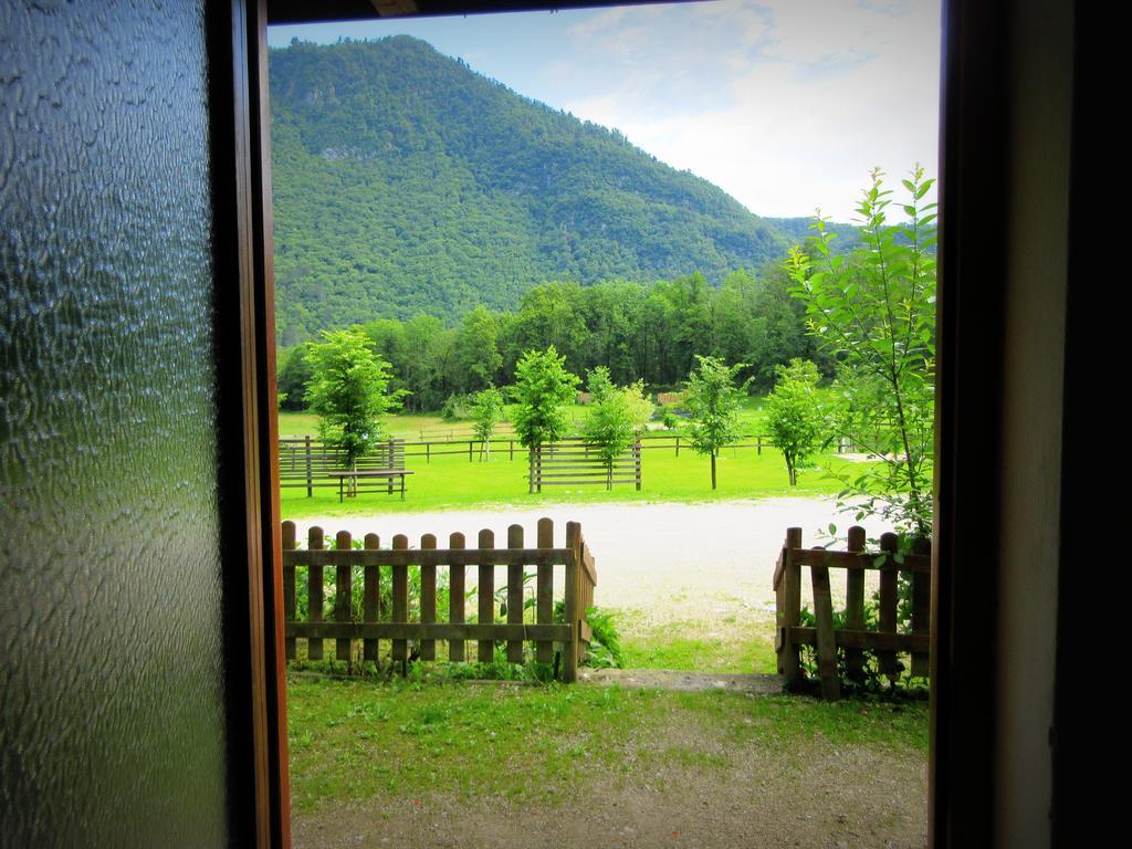 Kamp Rut Hostel Кобарид Екстериор снимка