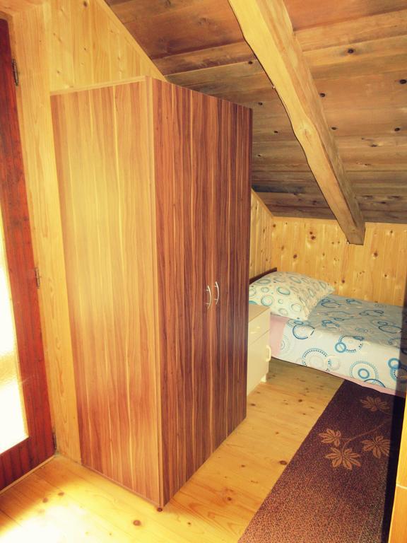 Kamp Rut Hostel Кобарид Екстериор снимка