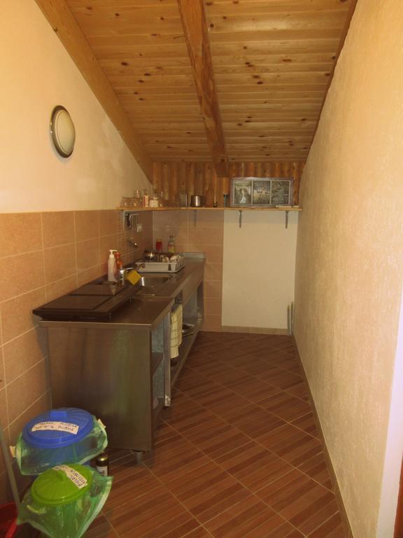 Kamp Rut Hostel Кобарид Екстериор снимка