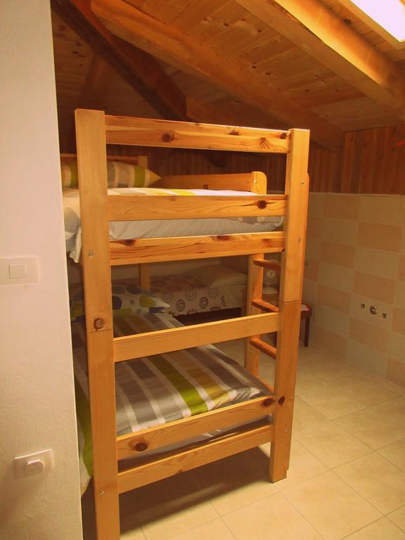 Kamp Rut Hostel Кобарид Екстериор снимка